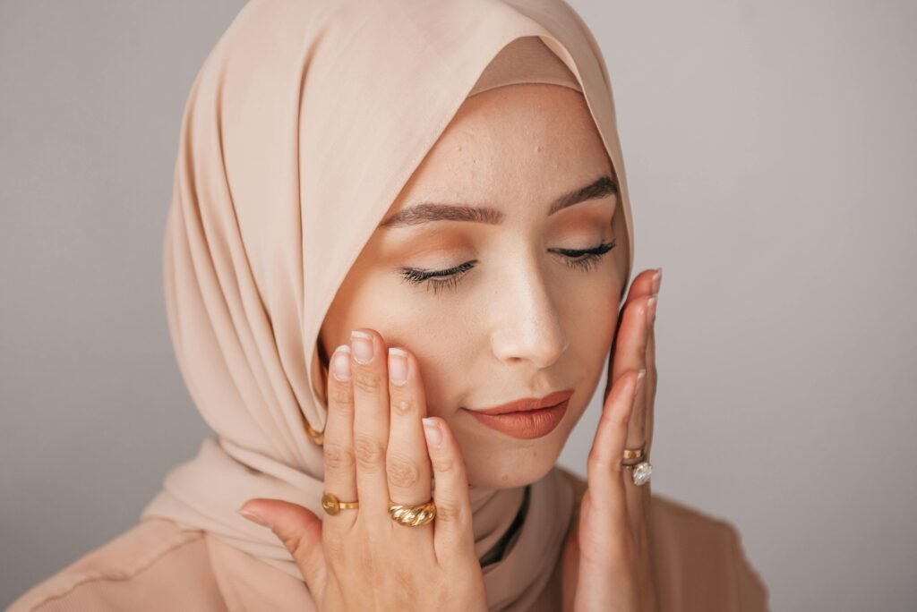 Natural Beauty: How to Sustain Your Glow Without Chemicals For 2025
